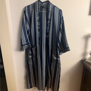 J.T. Beckett Vintage Striped Satin Robe – Size L